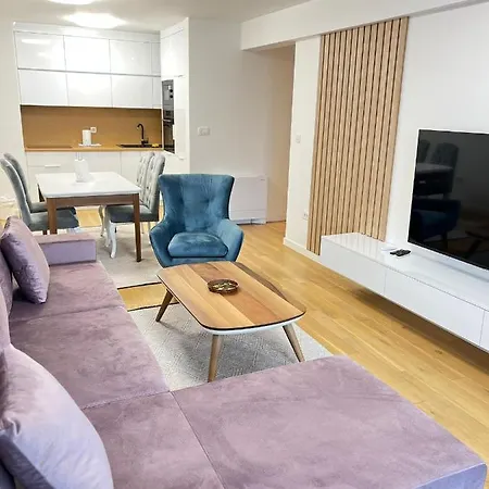 River Walk - Layan Apartment *