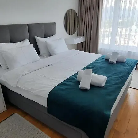 River Walk - Layan Apartment